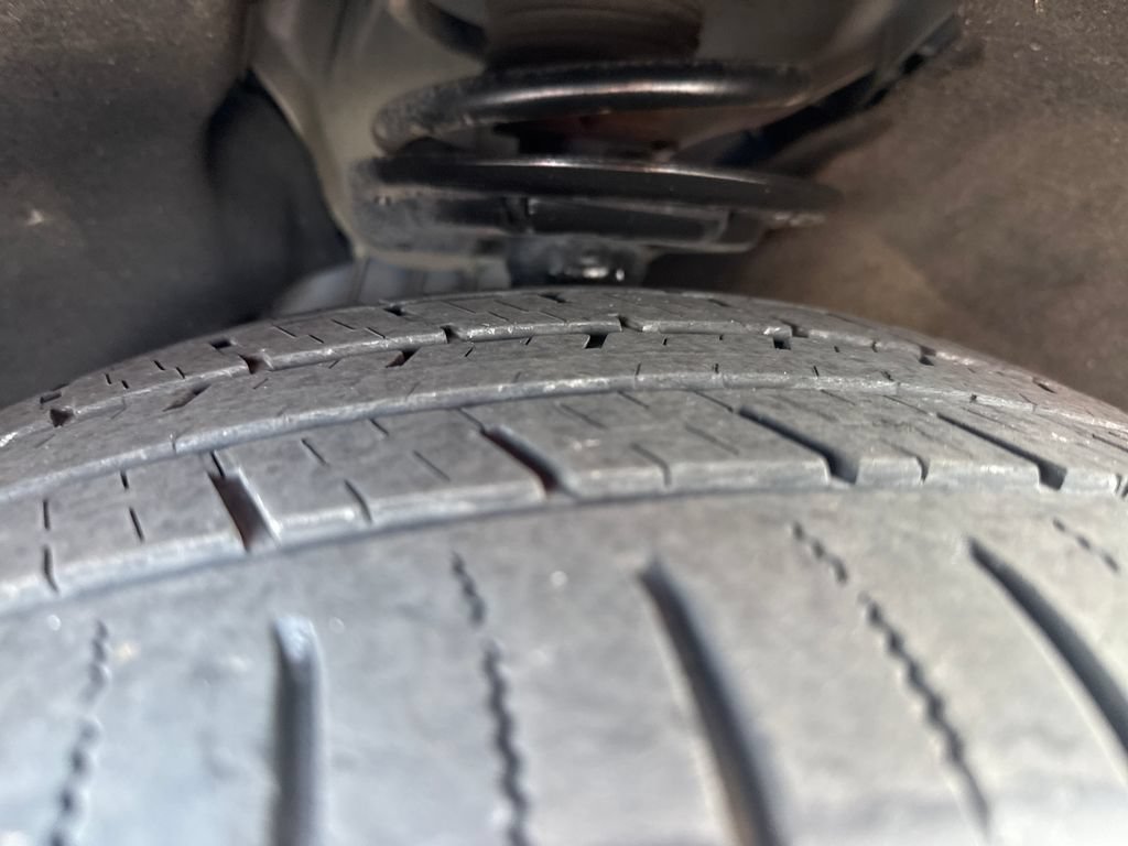 Used 2020 Ford Explorer Limited RWD image 30