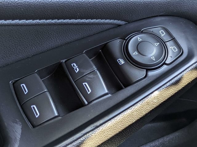 Used 2023 Chevrolet Traverse LT FWD image 25