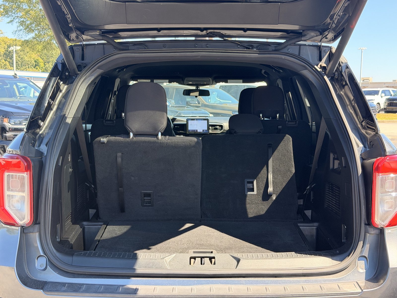 Used 2020 Ford Explorer XLT RWD image 34