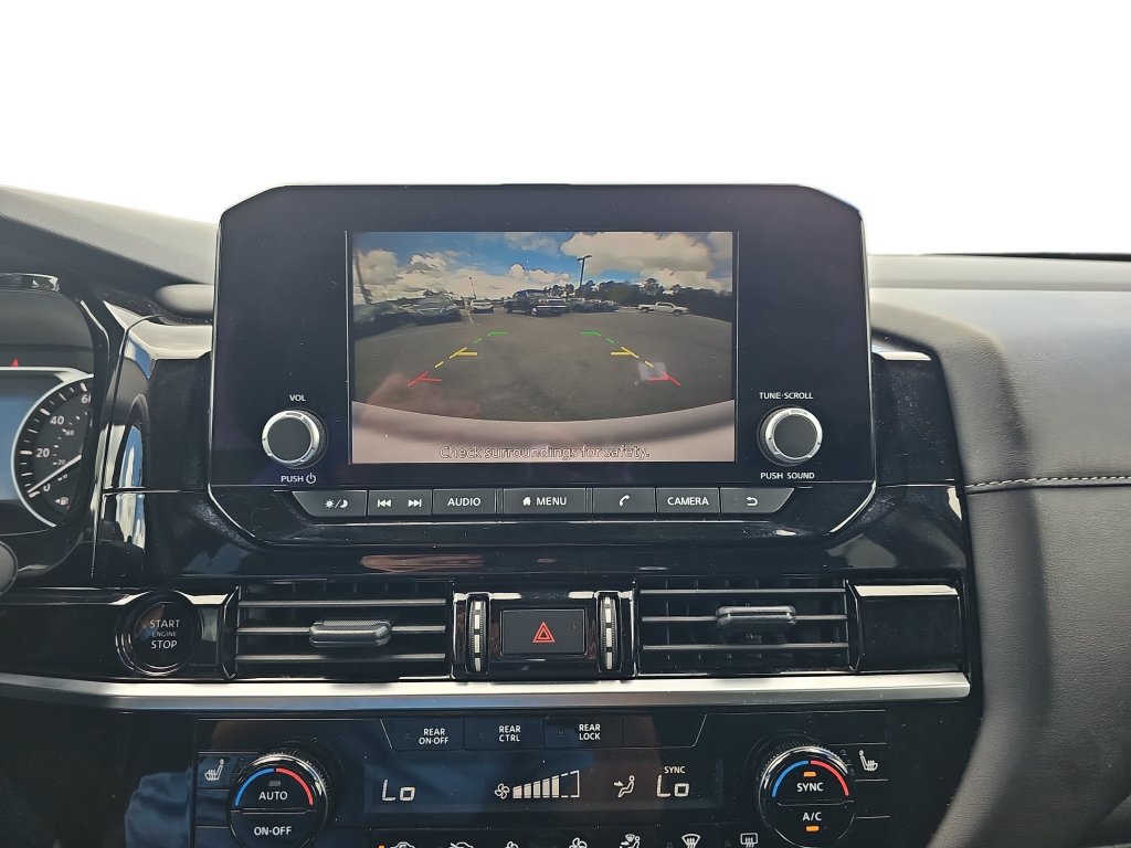 Used 2025 Nissan Pathfinder SV FWD image 22