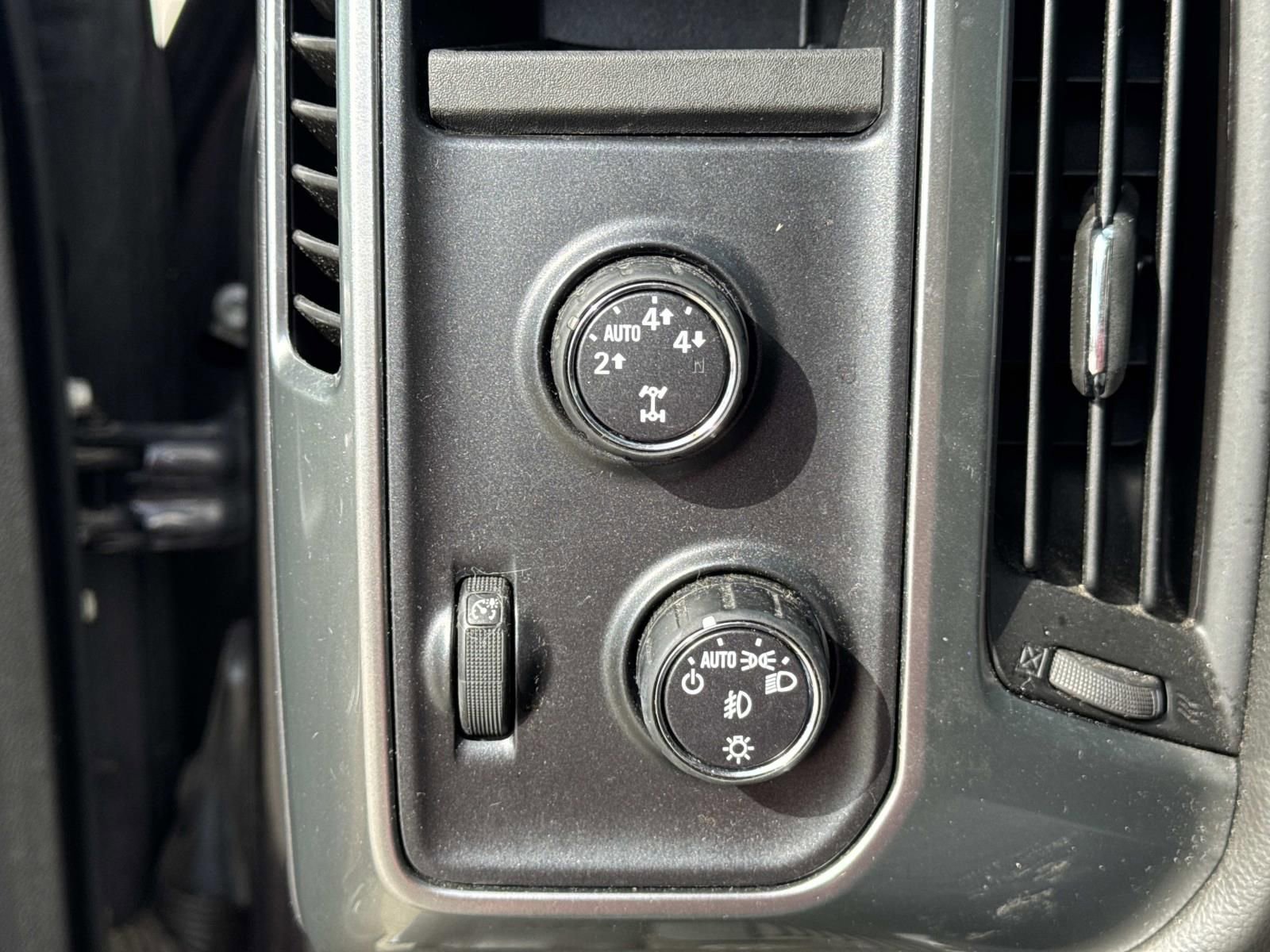 Used 2015 Chevrolet Silverado 1500 LTZ image 20