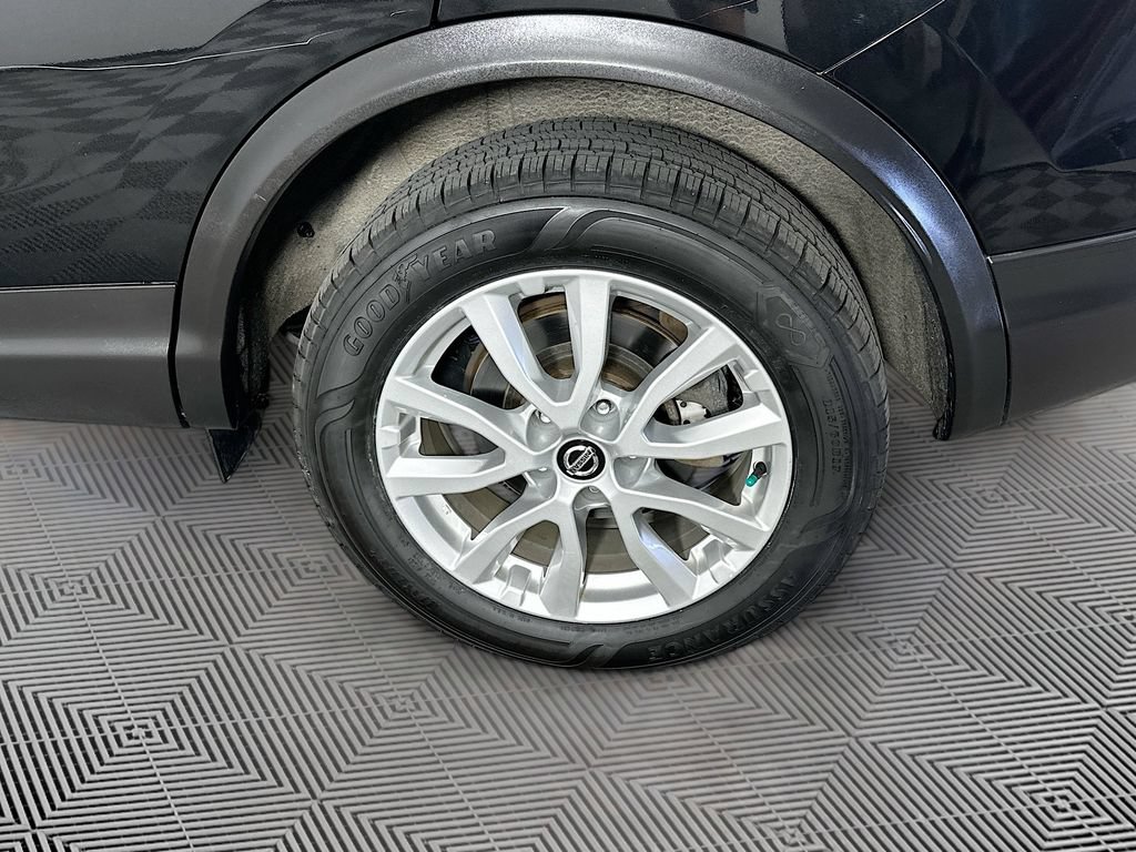 Certified 2022 Nissan Rogue Sport SV w/ Technology Package AWD/4WD image 37