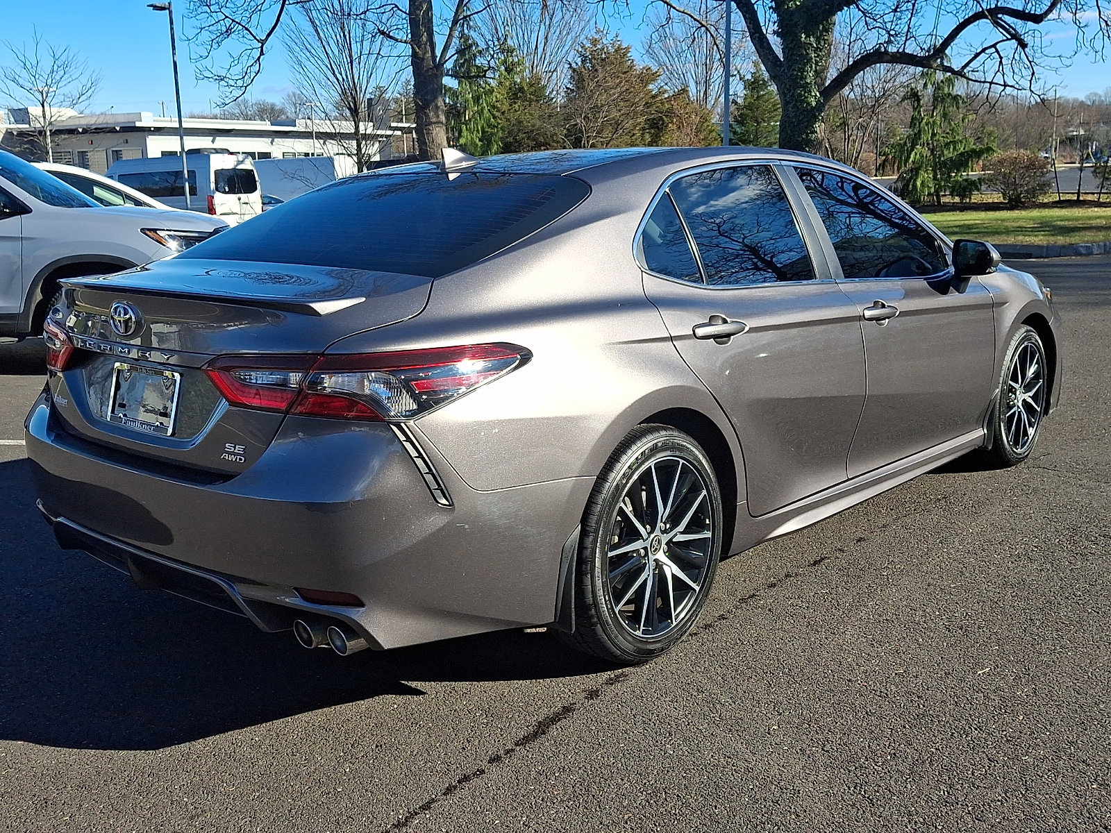 Used 2023 Toyota Camry SE image 6