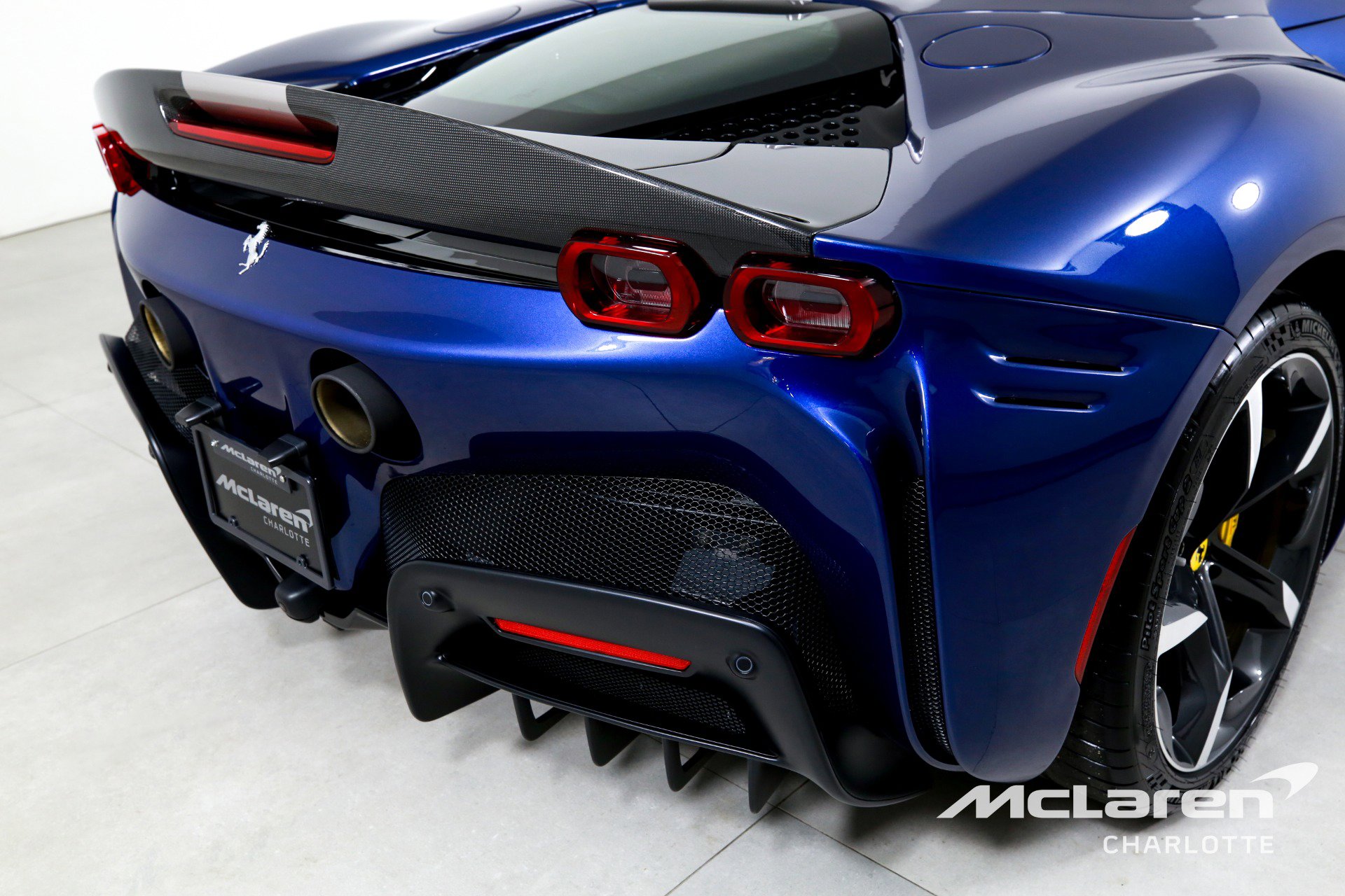 Used 2022 Ferrari SF90 Spider image 39