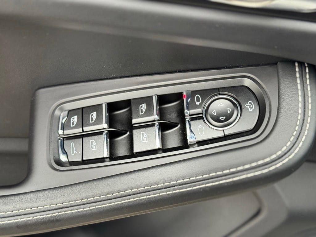 Used 2024 Porsche Macan GTS AWD/4WD image 23