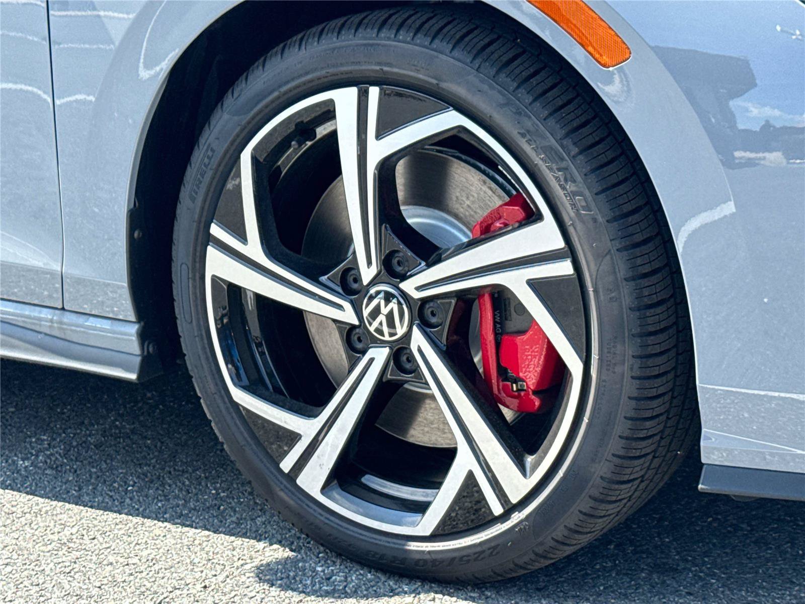 New 2026 Volkswagen GTI SE FWD image 9