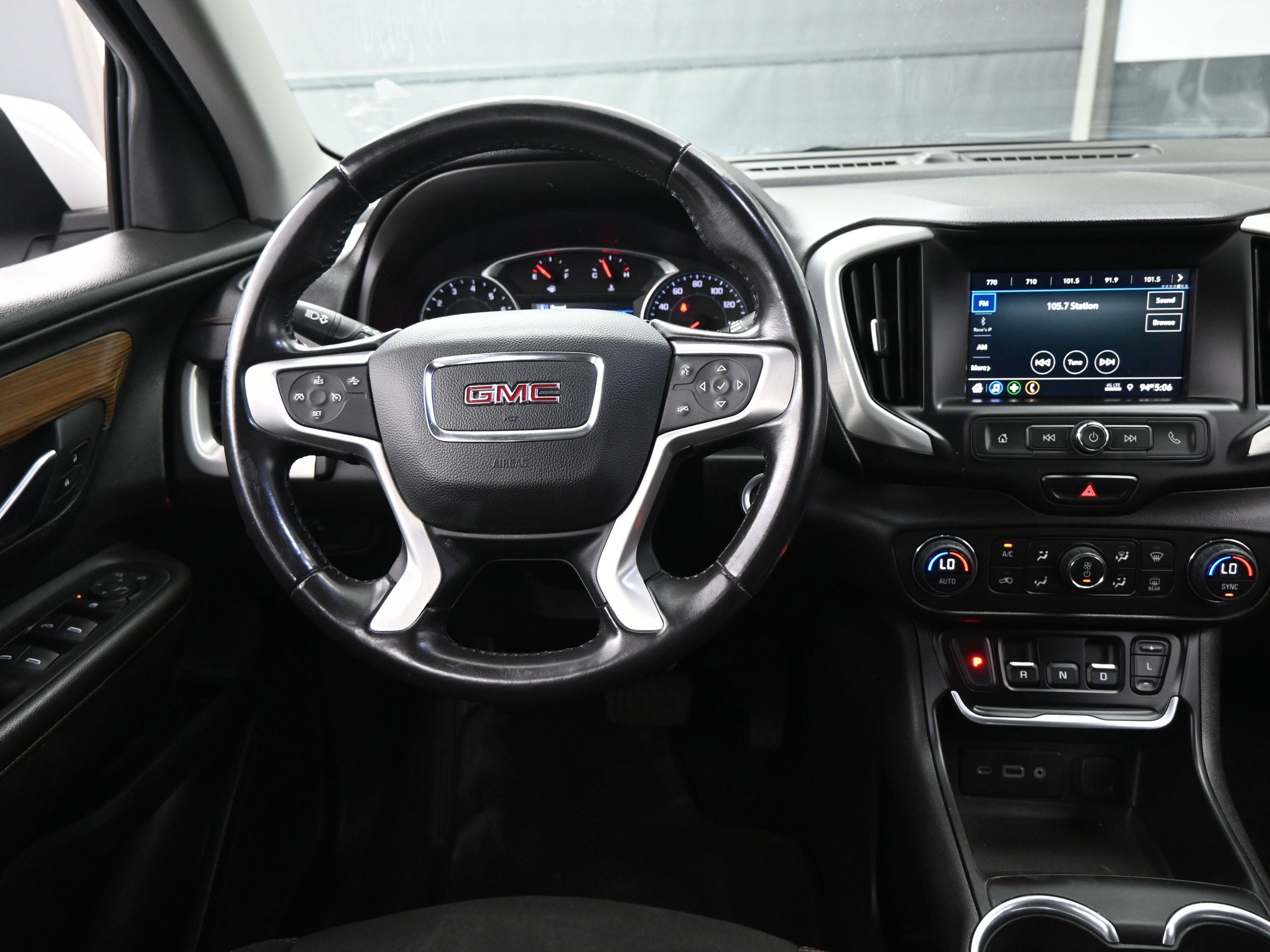Used 2020 GMC Terrain SLE w/ Driver Convenience Package image 13
