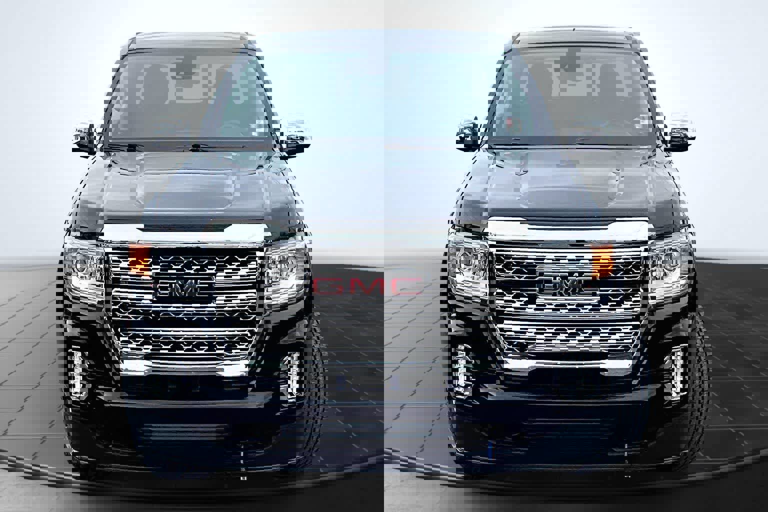 Used 2022 GMC Canyon Denali w/ Denali Black Edition Package image 6