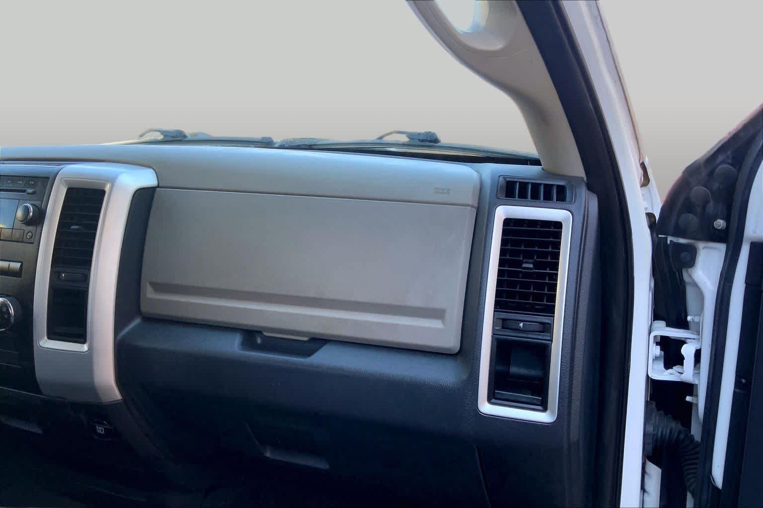 Used 2011 RAM 1500 Classic SLT RWD image 18
