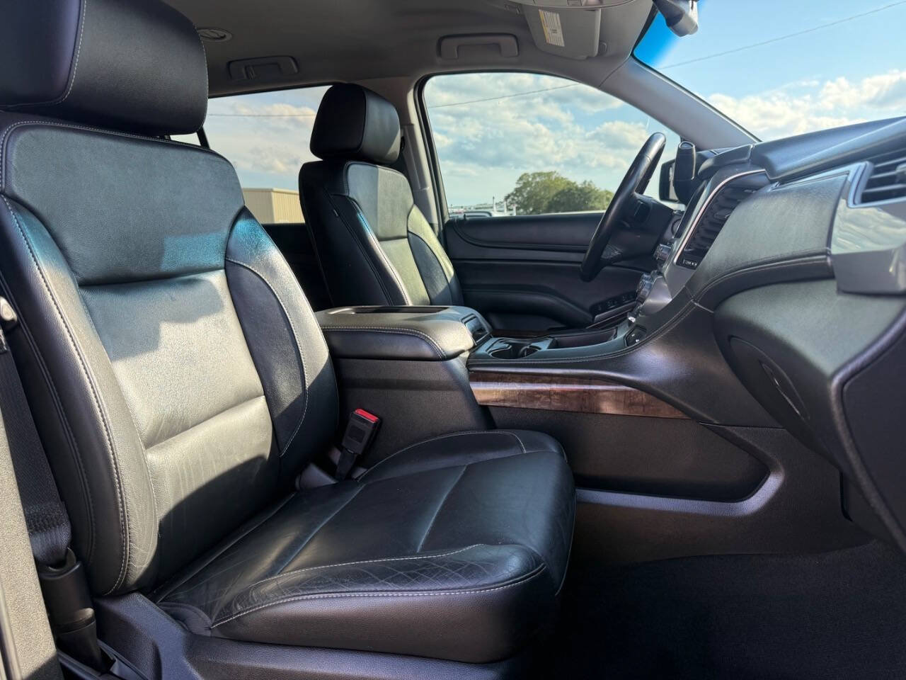 Used 2018 Chevrolet Suburban LT AWD/4WD image 34