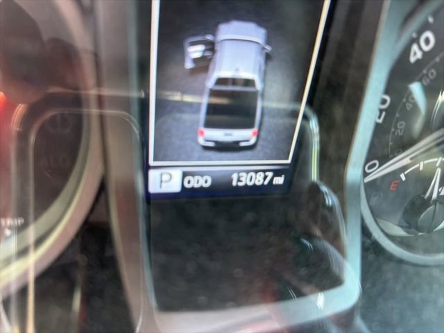 Used 2022 Toyota Tacoma TRD Off-Road w/ TRD Premium Off Road Package image 3