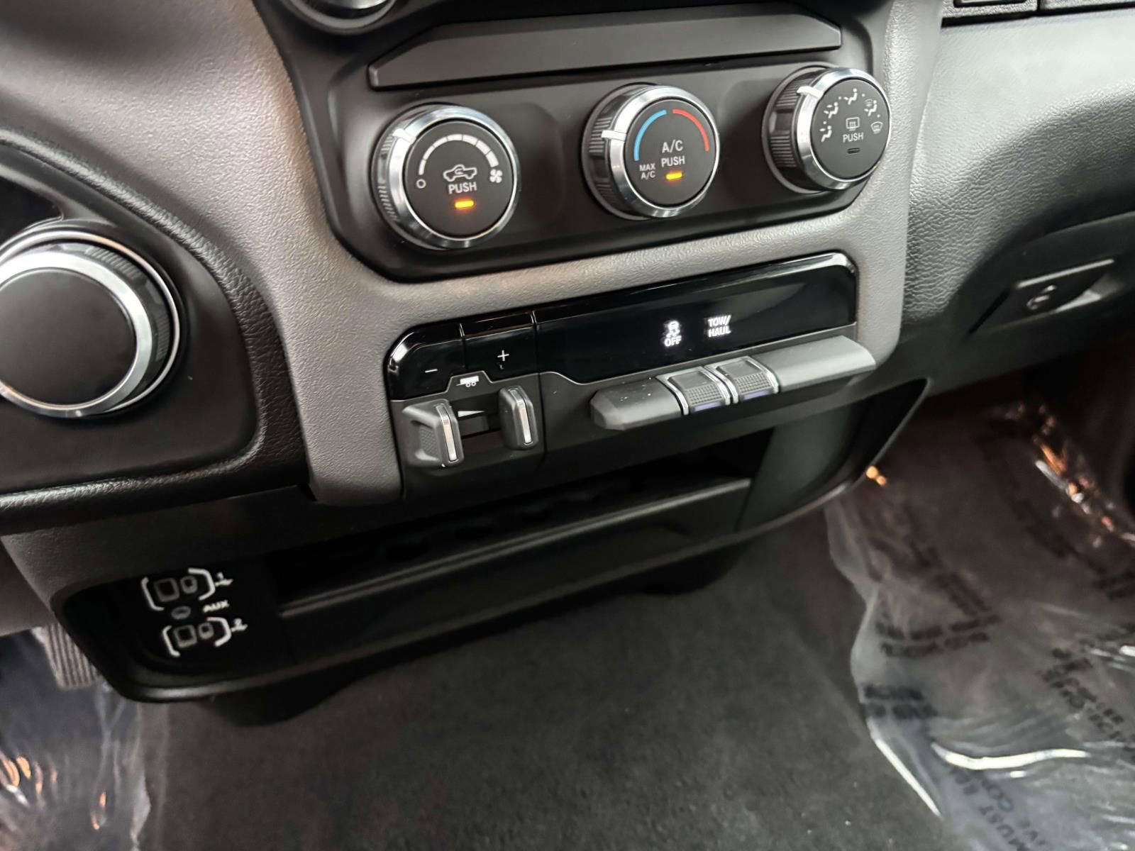 Used 2024 RAM 2500 Big Horn image 25