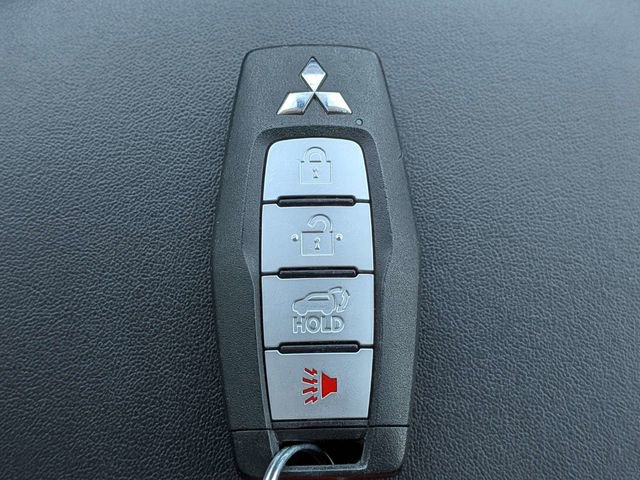 Used 2024 Mitsubishi Outlander SE Black Edition FWD image 32