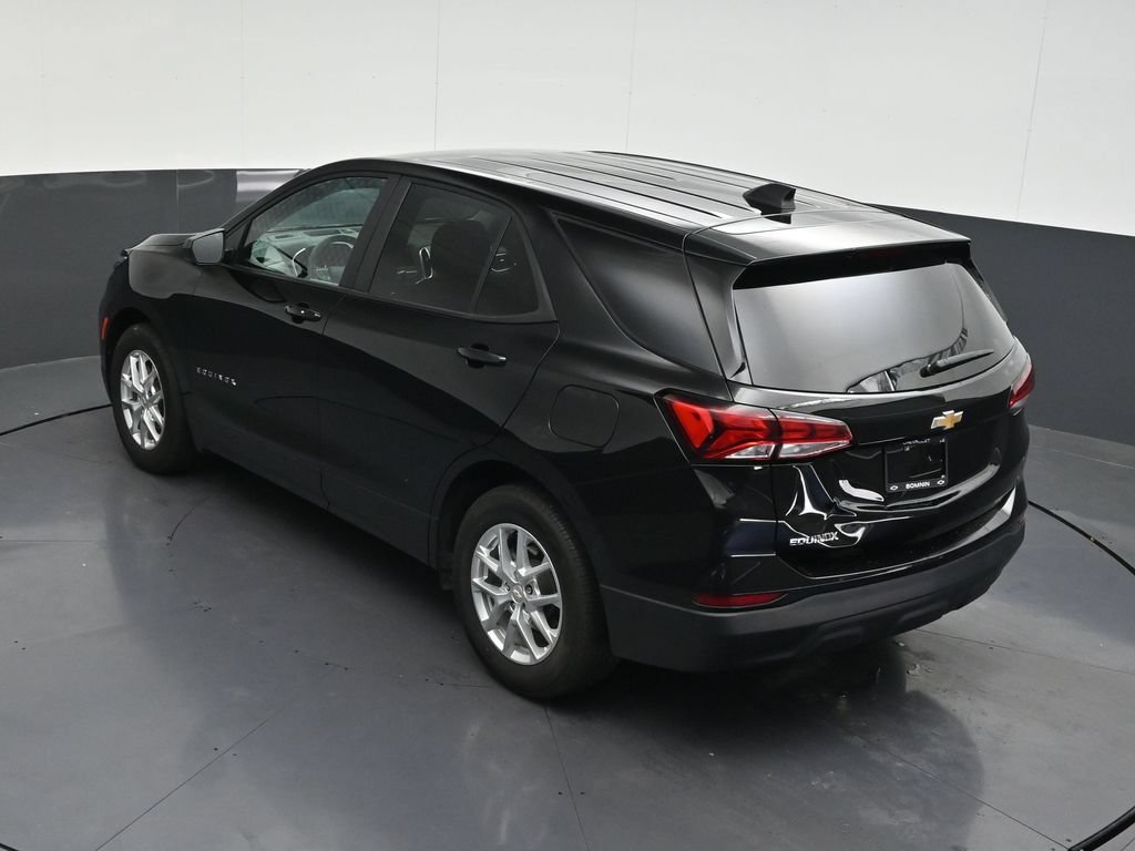 Used 2022 Chevrolet Equinox LS w/ LS Convenience Package FWD image 17