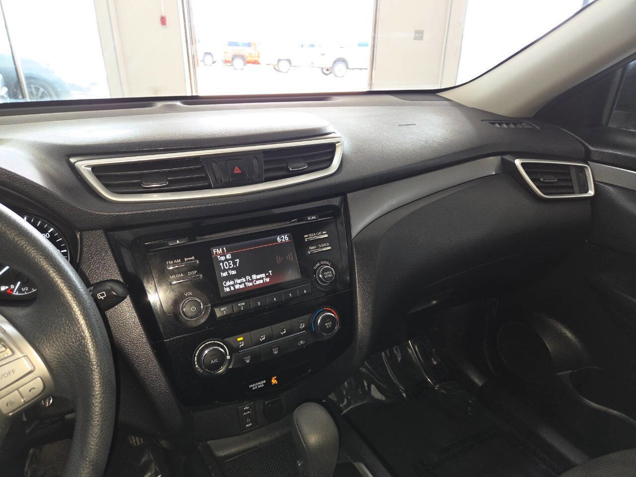Used 2016 Nissan Rogue S image 30