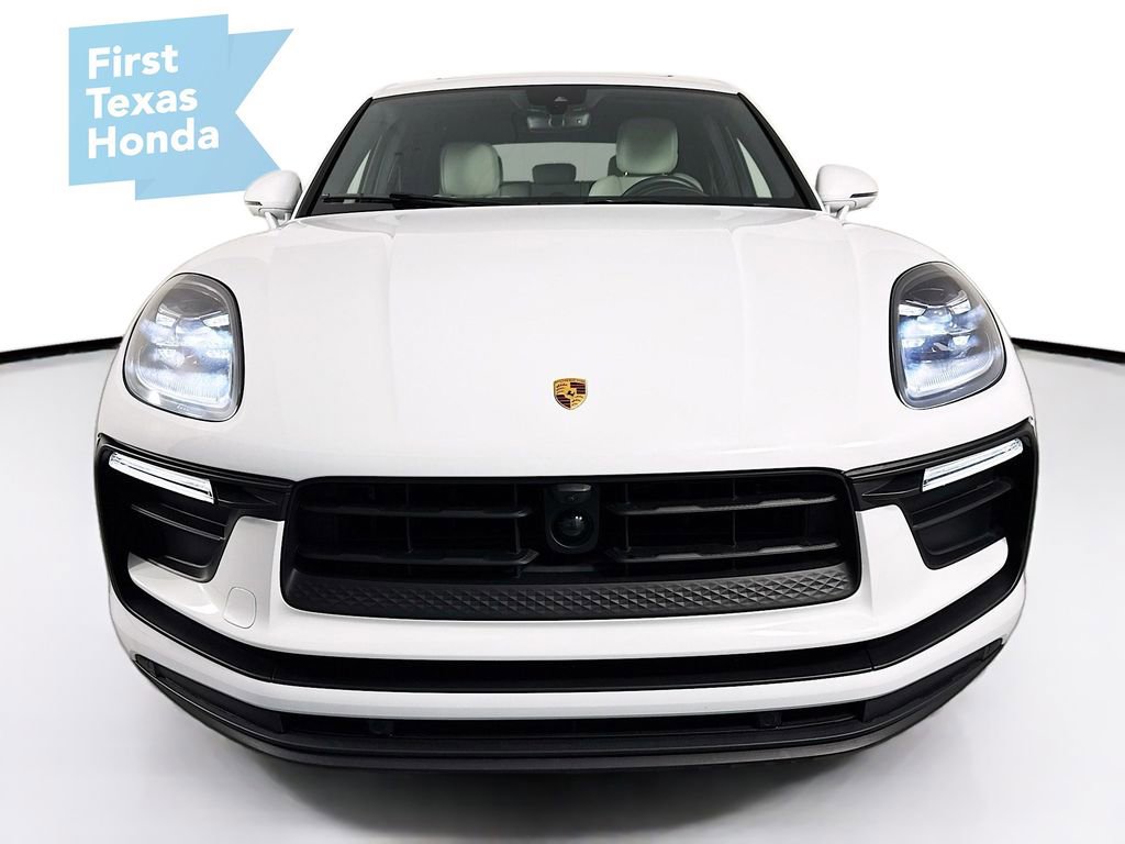 Used 2024 Porsche Macan image 2