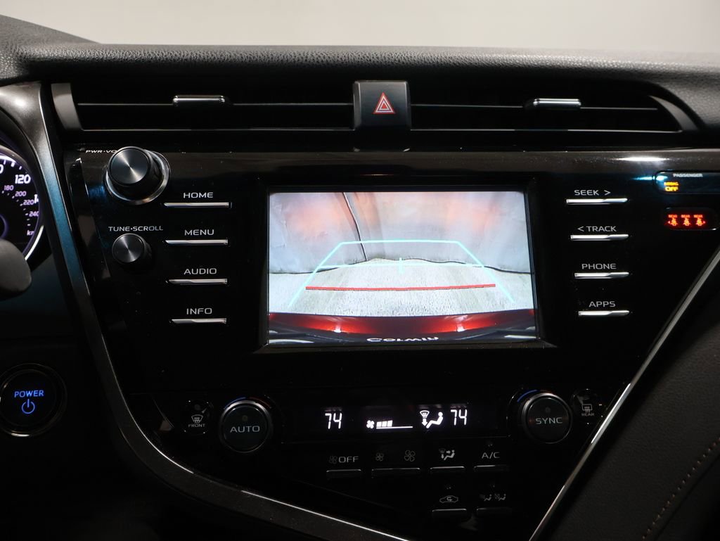 Used 2018 Toyota Camry LE image 26