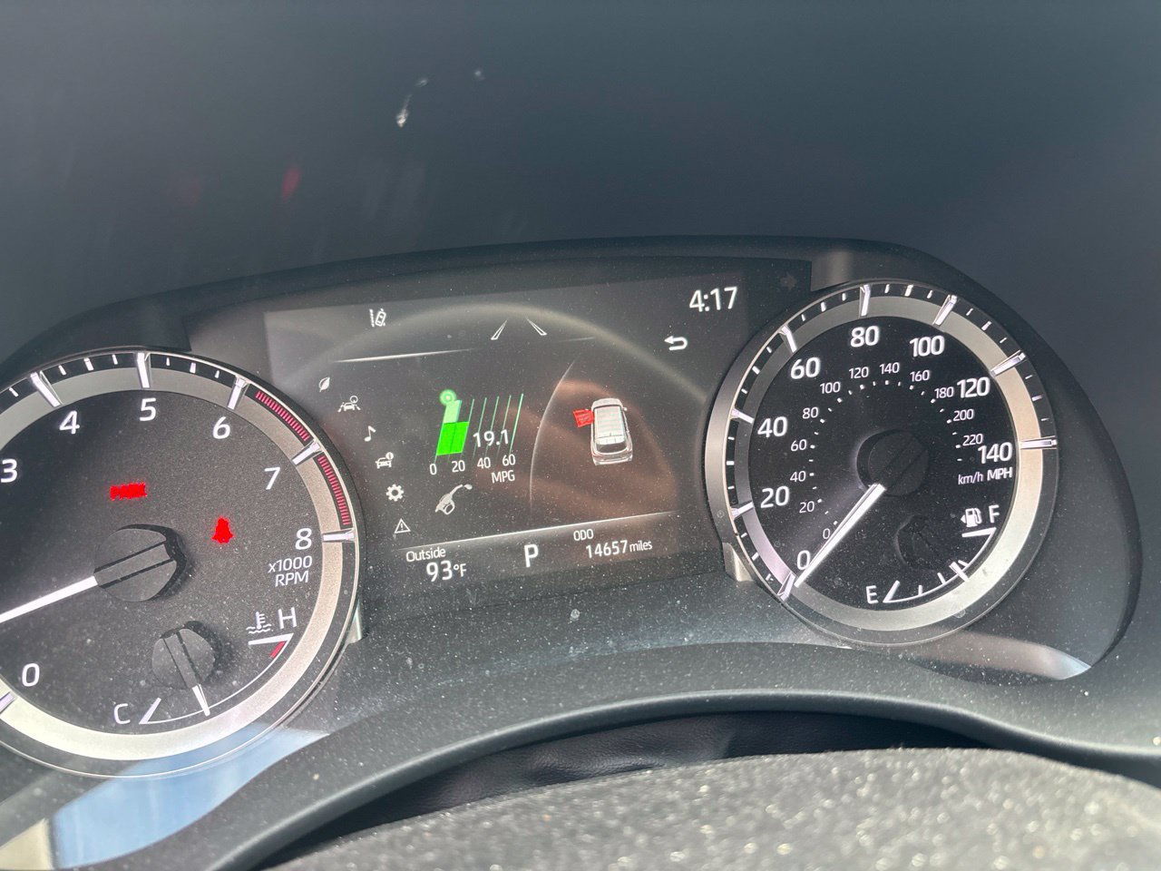 Used 2024 Toyota Highlander XLE FWD image 6