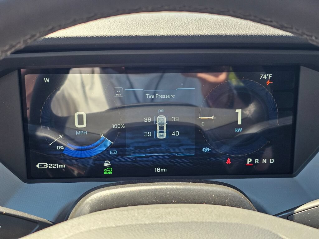 New 2027 Chevrolet Bolt LT w/ Comfort Package FWD image 12