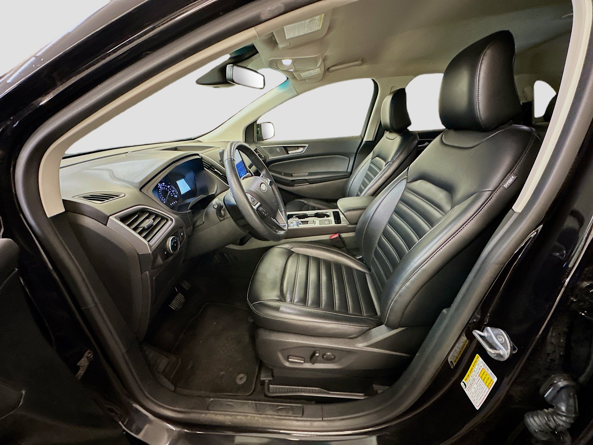 Used 2024 Ford Edge SEL image 13