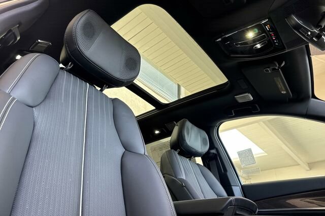 New 2026 Cadillac Vistiq Sport w/ LPO, Floor Liner Package image 18