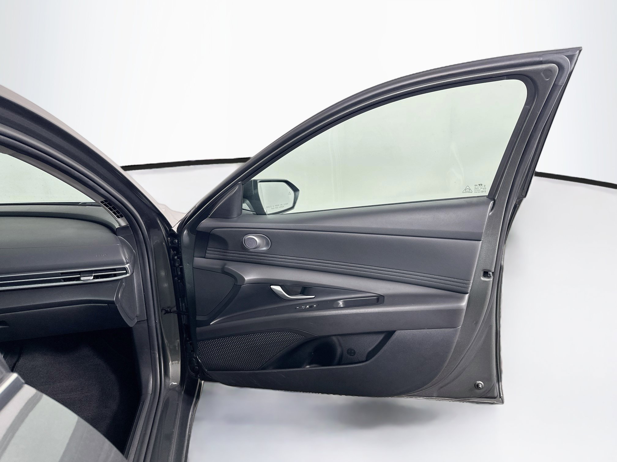 Used 2024 Hyundai Elantra SEL w/ Convenience Package FWD image 32