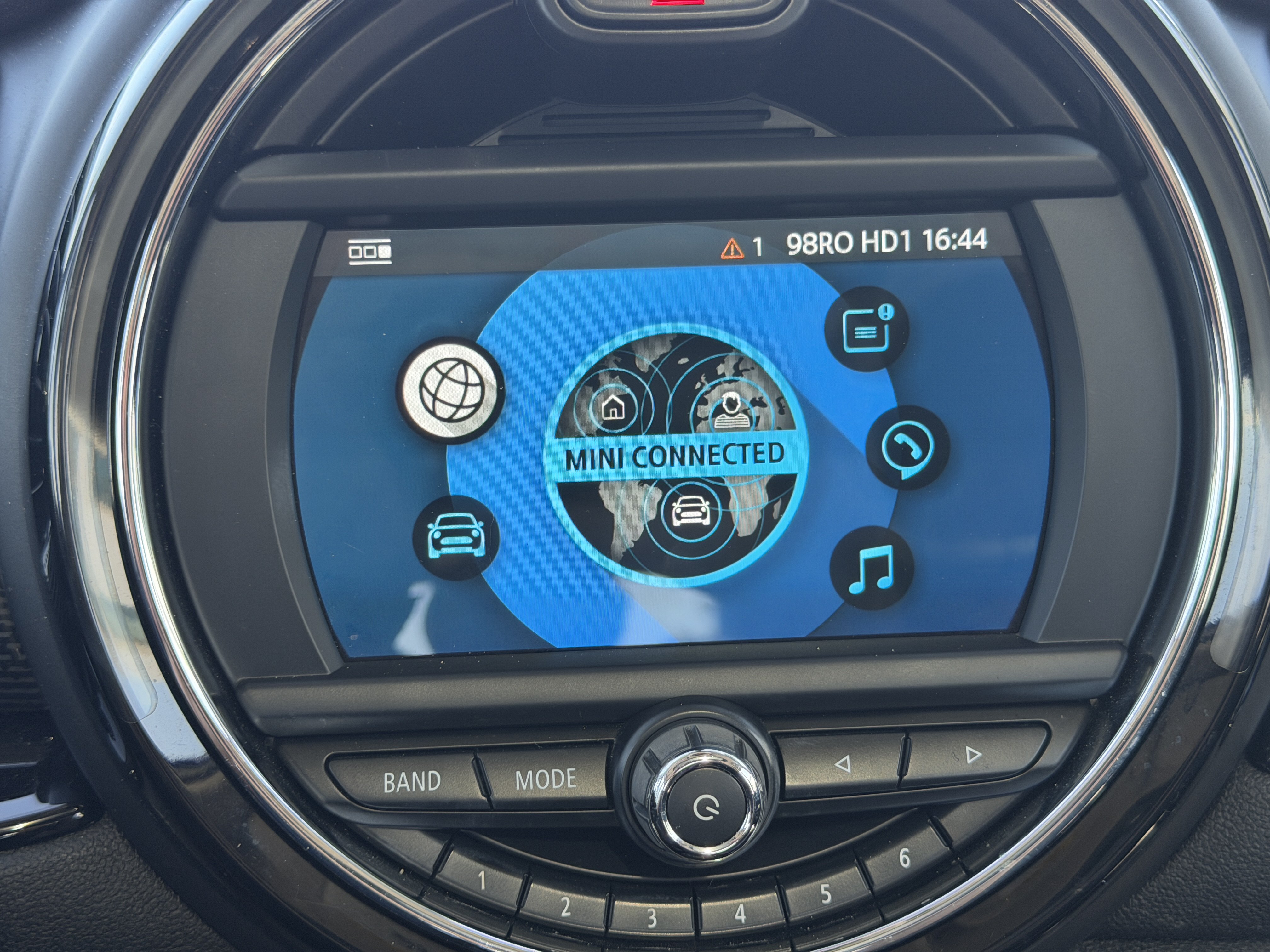 Used 2019 MINI Cooper Clubman ALL4 AWD/4WD image 25