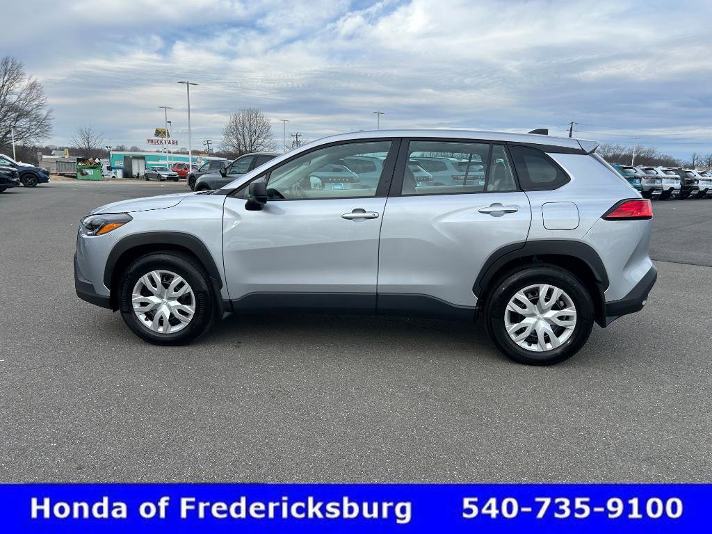 Used 2025 Toyota Corolla Cross L image 16