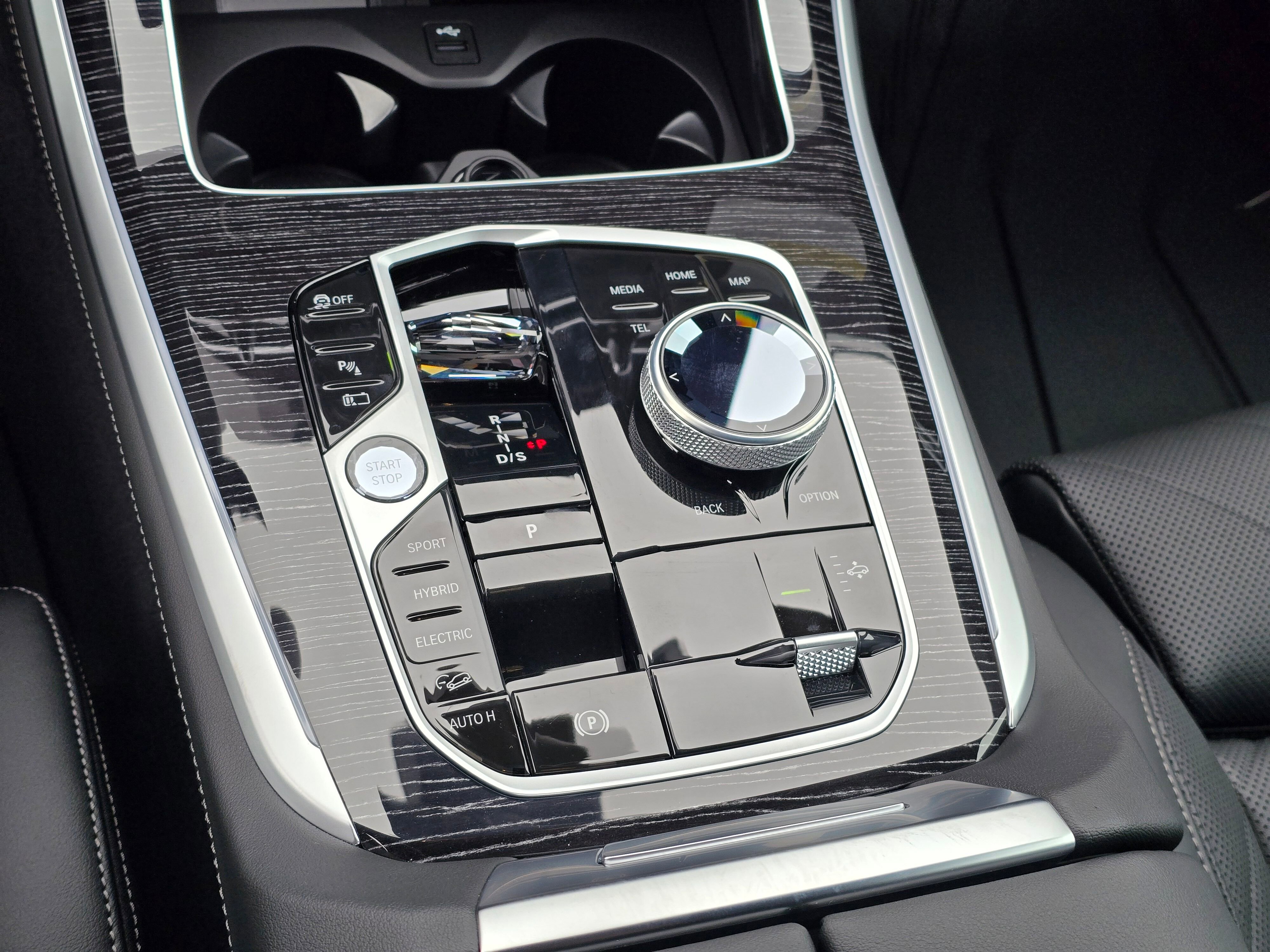 New 2026 BMW X5 xDrive50e w/ Executive Package image 55