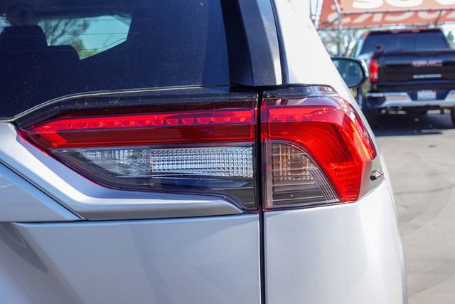 Certified 2020 Toyota RAV4 XLE w/ Convenience Package image 9