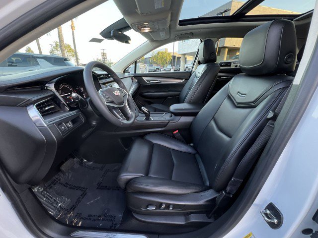 Used 2017 Cadillac XT5 Luxury w/ Driver Awareness Package image 19