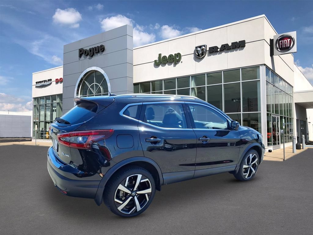 Used 2022 Nissan Rogue Sport SL AWD/4WD image 2