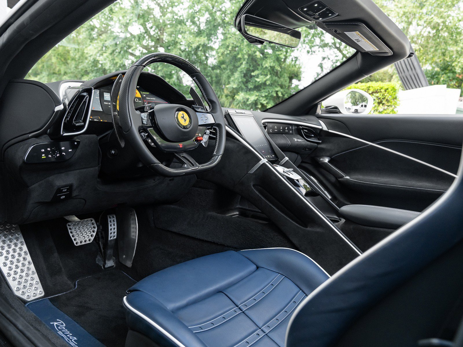 Used 2024 Ferrari Roma Spider image 6