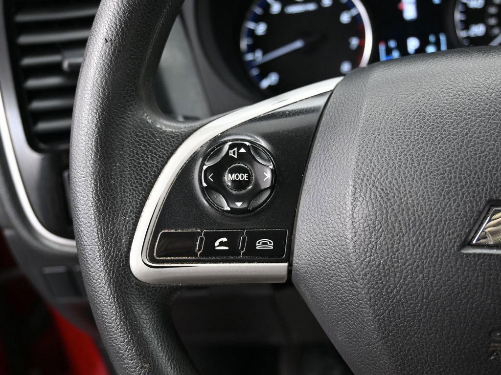 Used 2018 Mitsubishi Outlander ES image 25
