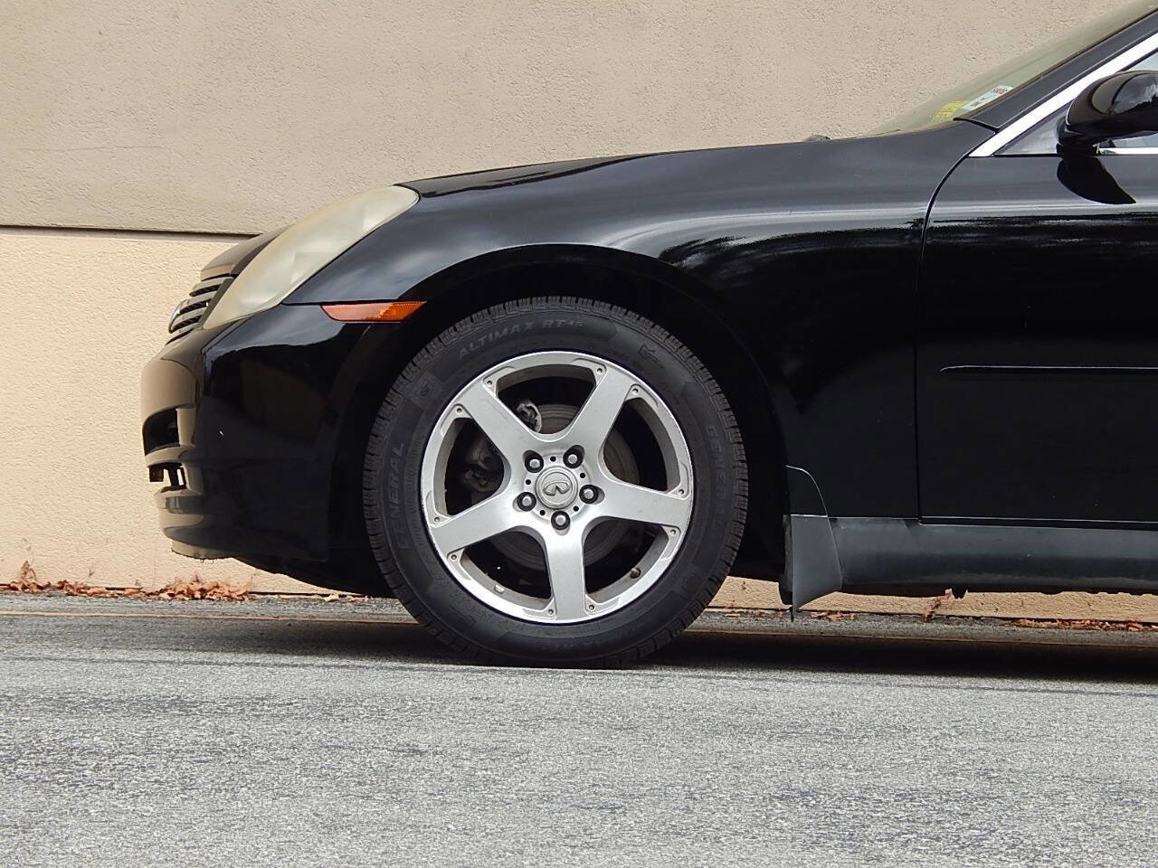 Used 2004 INFINITI G35 Sedan w/ Sport-Tuned Suspension Pkg image 11