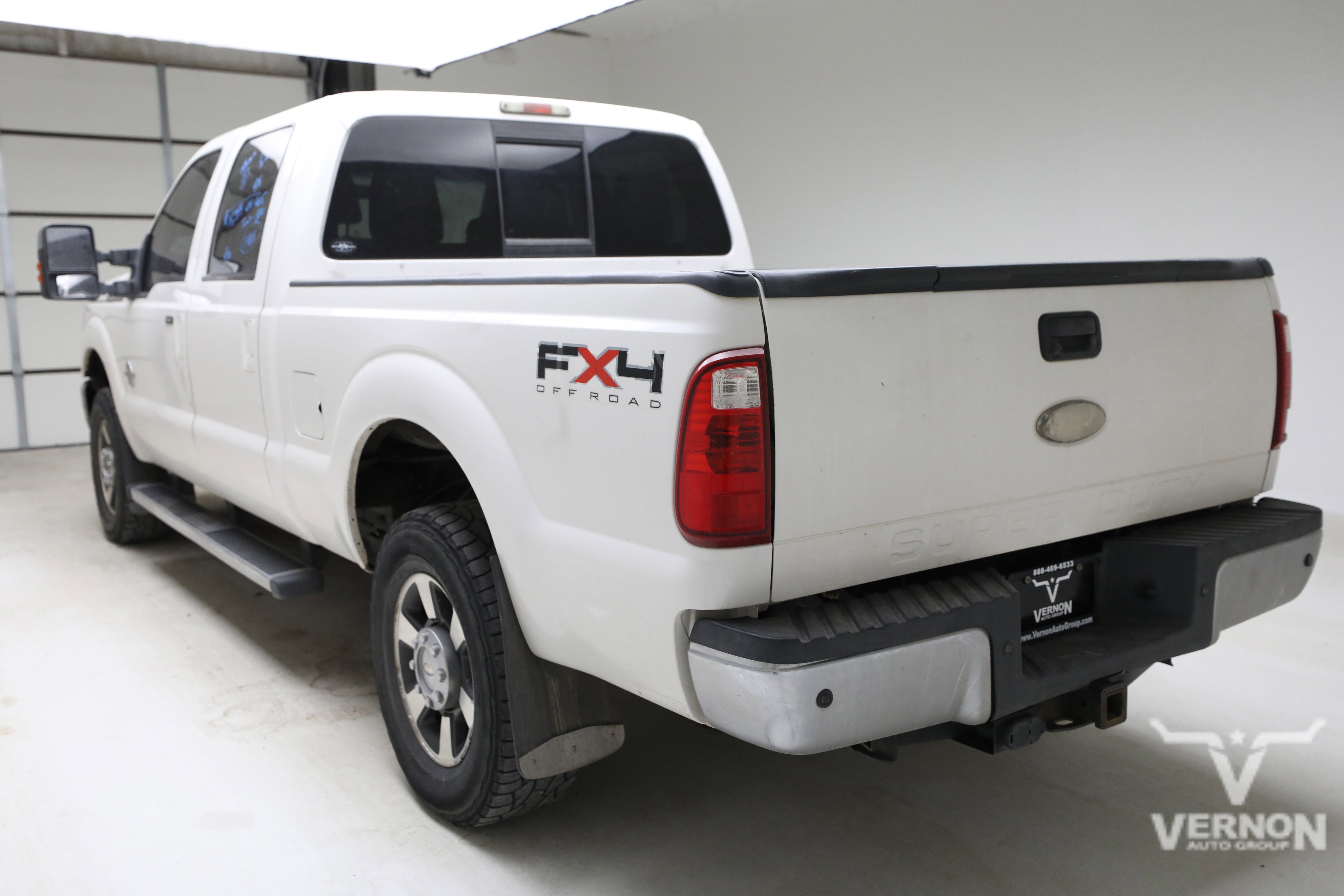Used 2011 Ford F250 Lariat w/ Lariat Interior Pkg AWD/4WD image 2