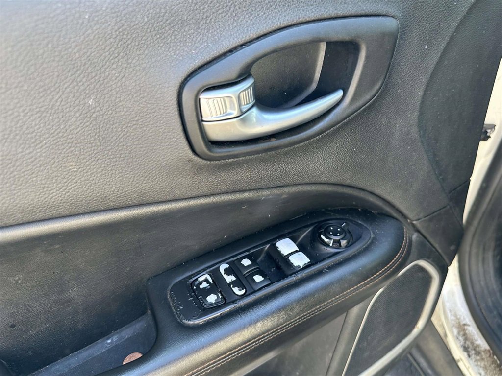 Used 2019 Jeep Compass Limited image 17