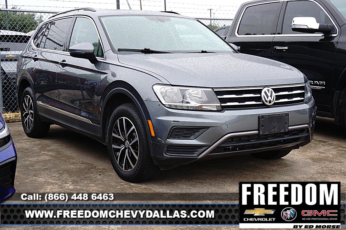 Used 2021 Volkswagen Tiguan SE w/ Panoramic Sunroof Package FWD image 1