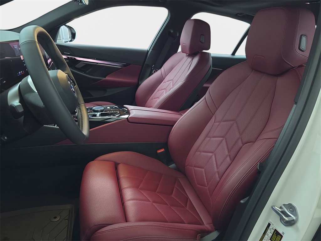 Used 2025 BMW i5 xDrive40 w/ Premium Package image 18