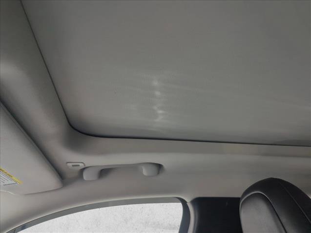 Used 2019 Jeep Cherokee Latitude Plus w/ Comfort/Convenience Group image 11