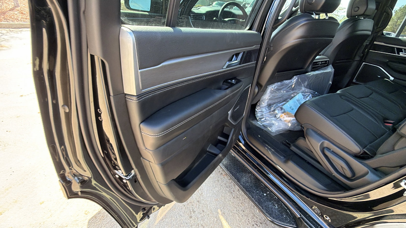 New 2026 Jeep Grand Wagoneer 4WD image 18