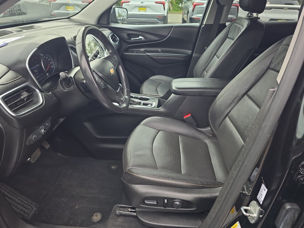 Used 2021 Chevrolet Equinox Premier w/ LPO, Cargo Package FWD image 16