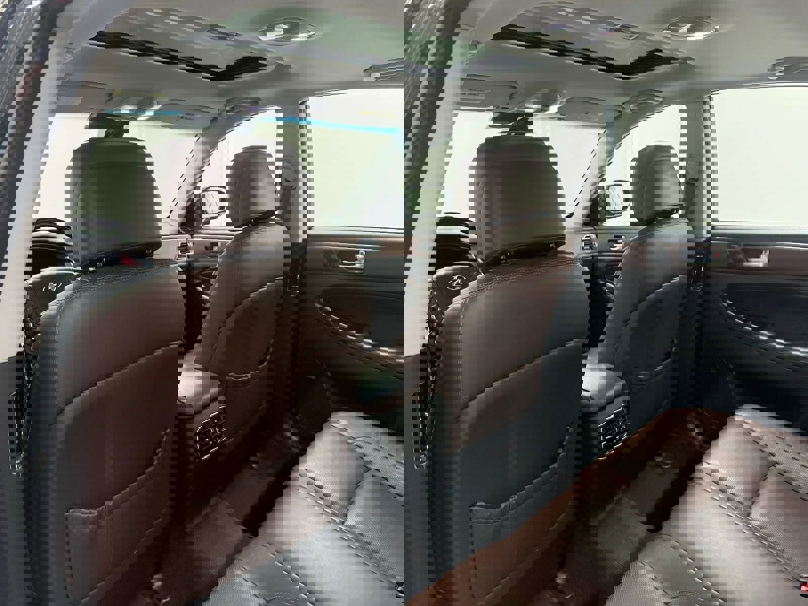 Used 2012 Hyundai Genesis 4.6 image 18