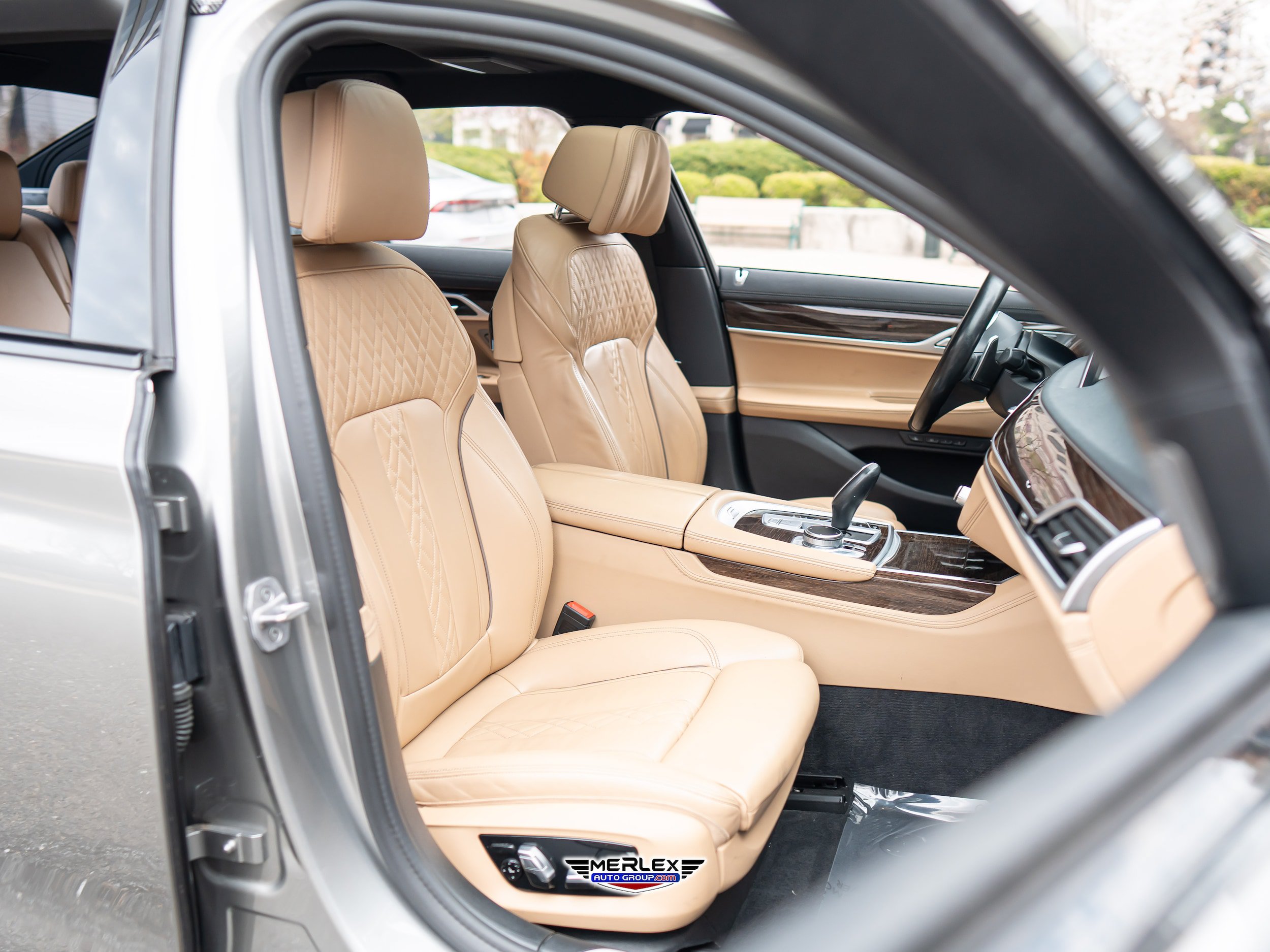 Used 2021 BMW 750i xDrive w/ M Sport Package AWD/4WD image 17
