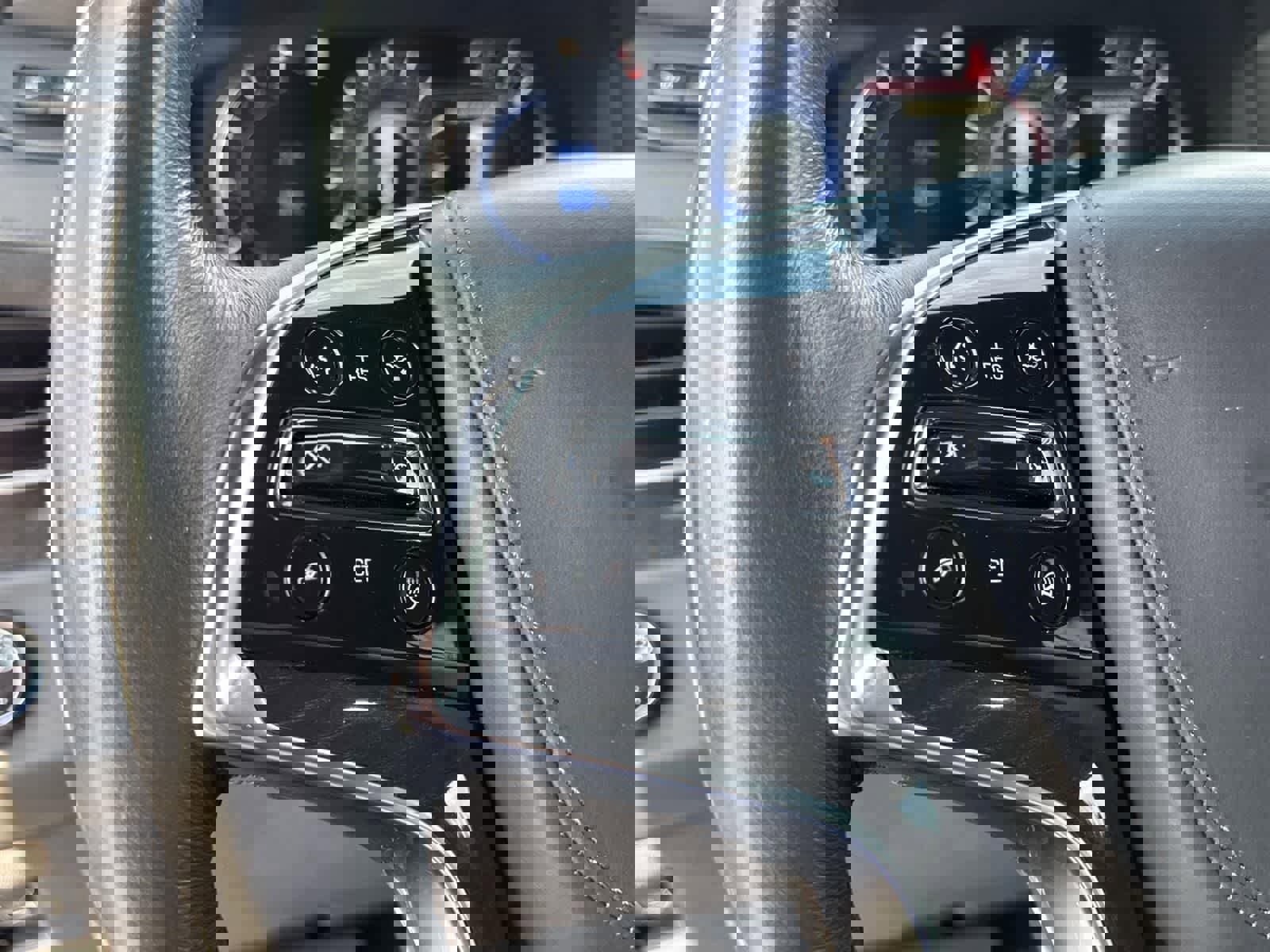 Used 2020 Cadillac Escalade Platinum w/ Escalade Sport Edition image 11