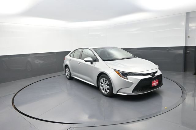 Used 2022 Toyota Corolla LE FWD image 25