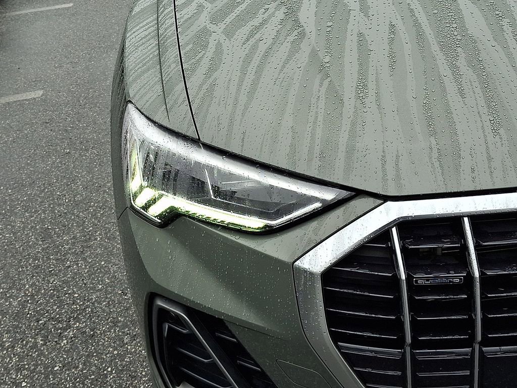 Used 2023 Audi Q3 2.0T Premium w/ 19" Wheel Package AWD/4WD image 9