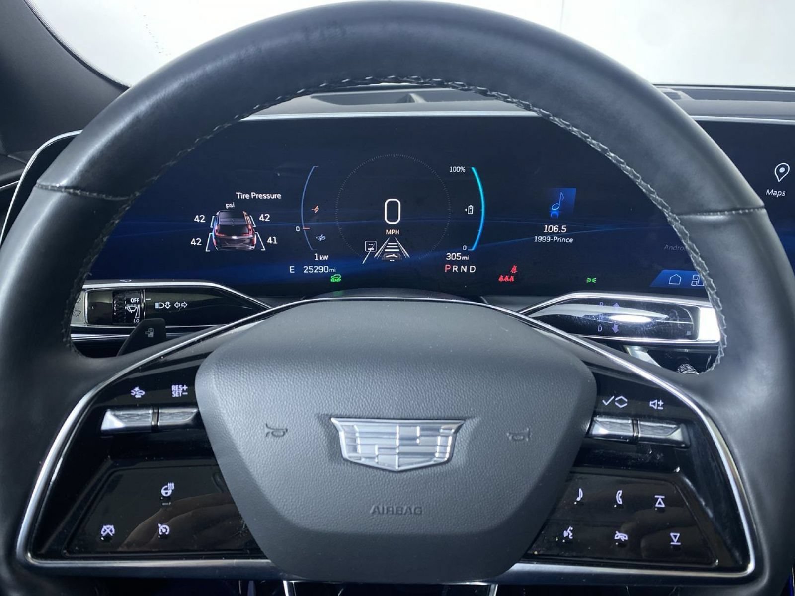 Certified 2024 Cadillac Lyriq Luxury AWD/4WD image 3