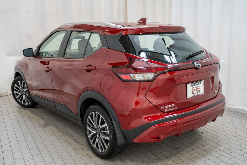 Certified 2024 Nissan Kicks SV image 3