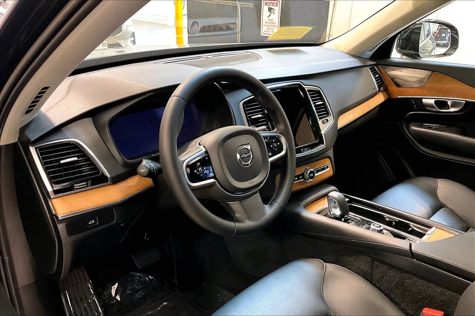 Certified 2023 Volvo XC90 B6 Plus w/ Protection Package Premier AWD/4WD image 17